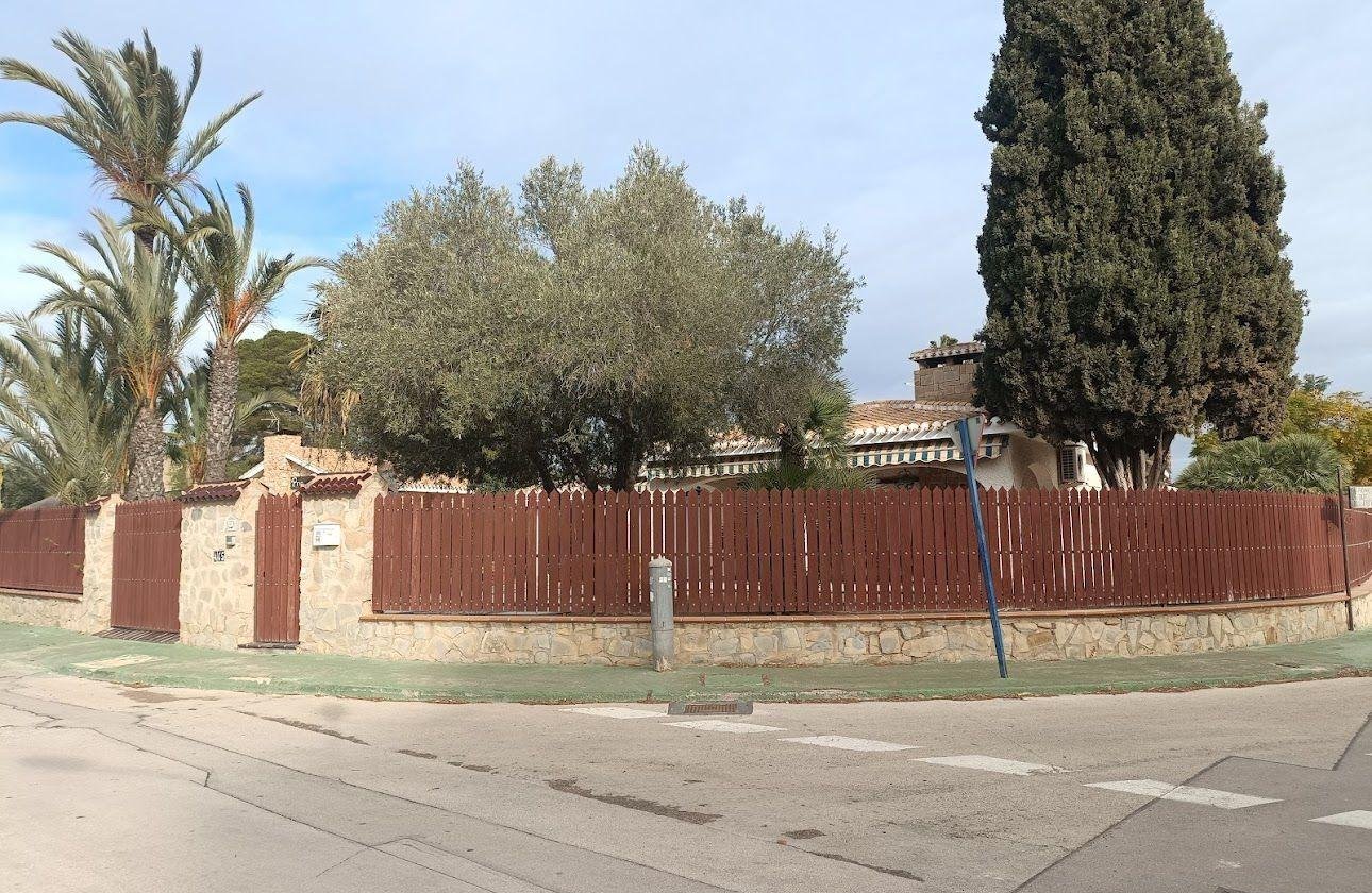 Revente - Villa -
Orihuela Costa - Campoamor