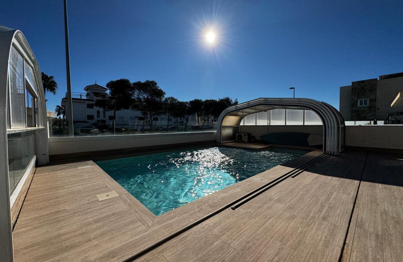 Revente - Villa -
Orihuela Costa - Campoamor