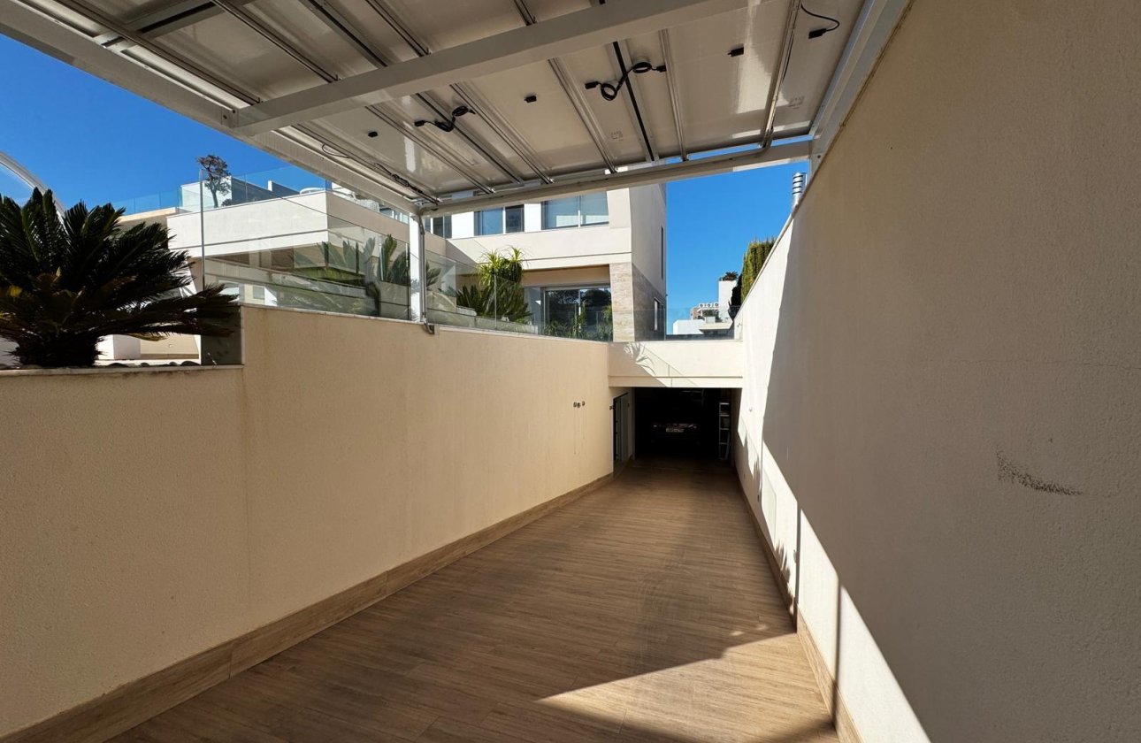 Revente - Villa -
Orihuela Costa - Campoamor
