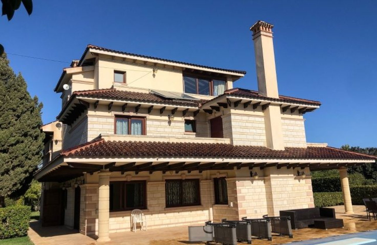 Revente - Villa -
Orihuela Costa - Costa Blanca