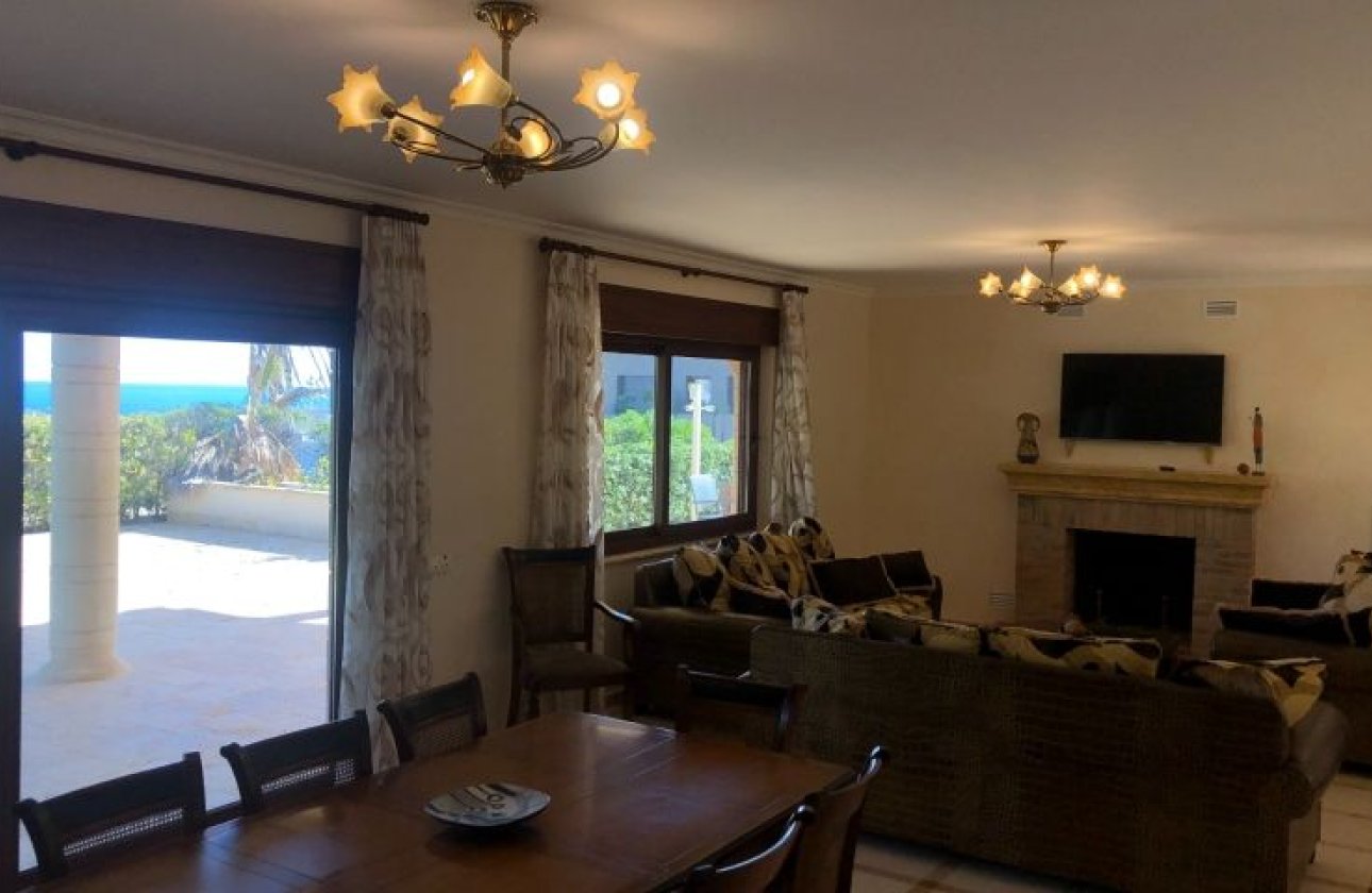 Revente - Villa -
Orihuela Costa - Costa Blanca