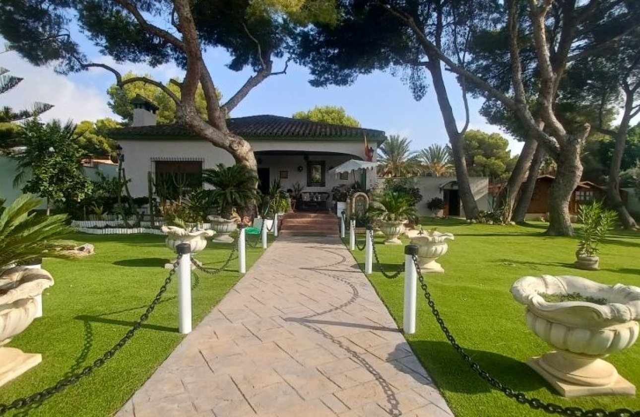 Revente - Villa -
Orihuela Costa - Costa Blanca