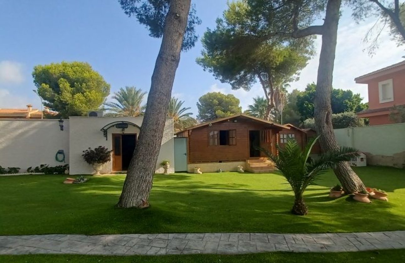 Revente - Villa -
Orihuela Costa - Costa Blanca