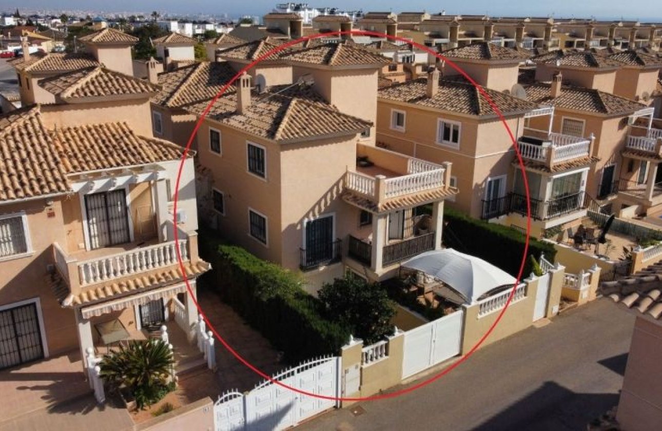Revente - Villa -
Orihuela Costa - Costa Blanca