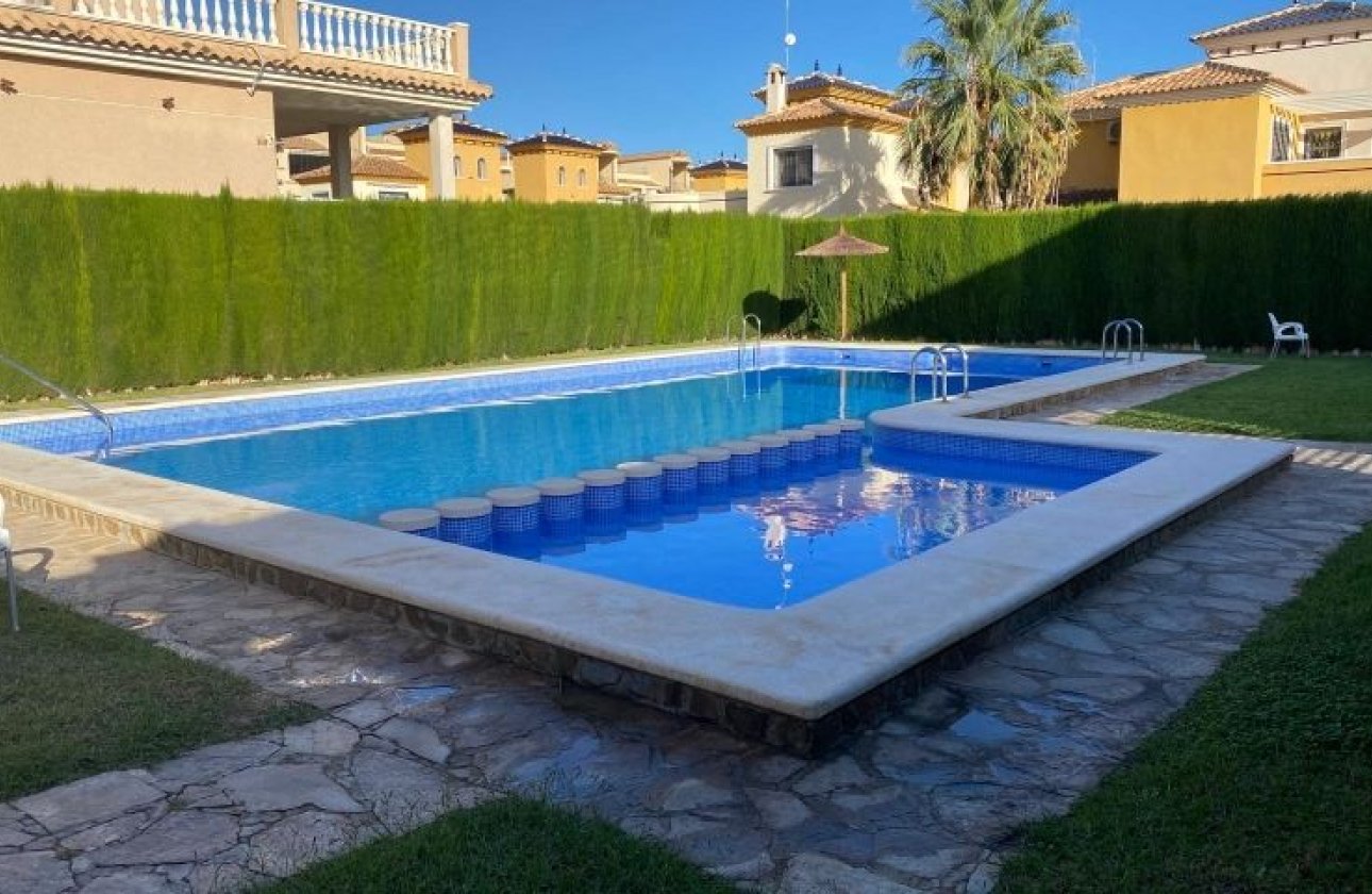 Revente - Villa -
Orihuela Costa - Costa Blanca