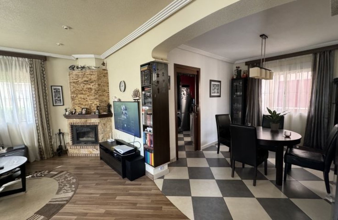 Revente - Villa -
Orihuela Costa - Costa Blanca