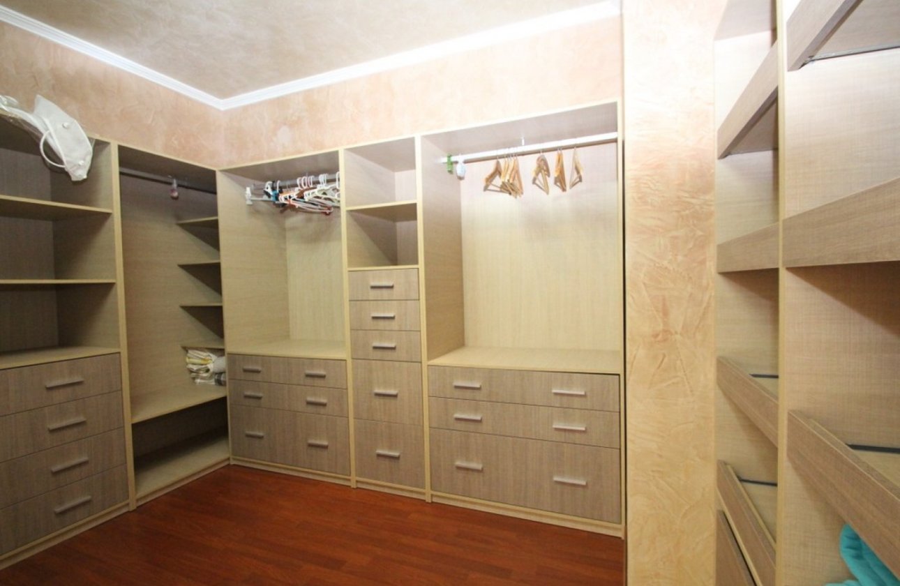 Revente - Villa -
Orihuela Costa - Costa Blanca