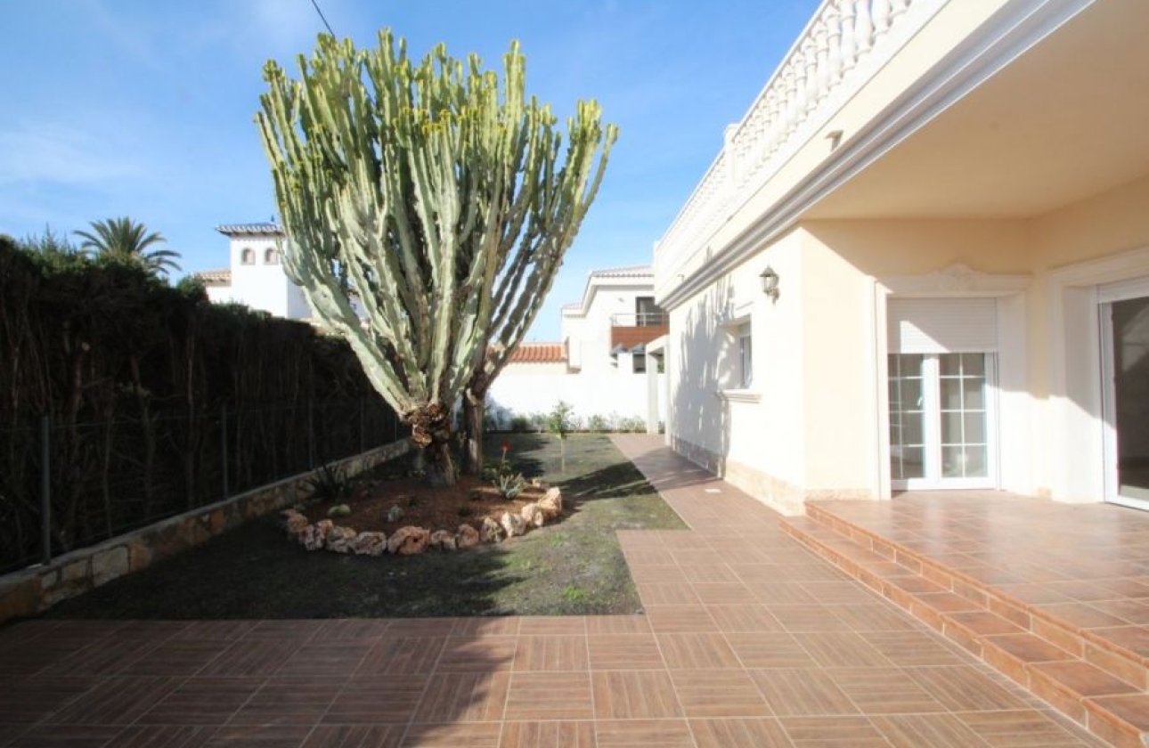 Revente - Villa -
Orihuela Costa - Costa Blanca