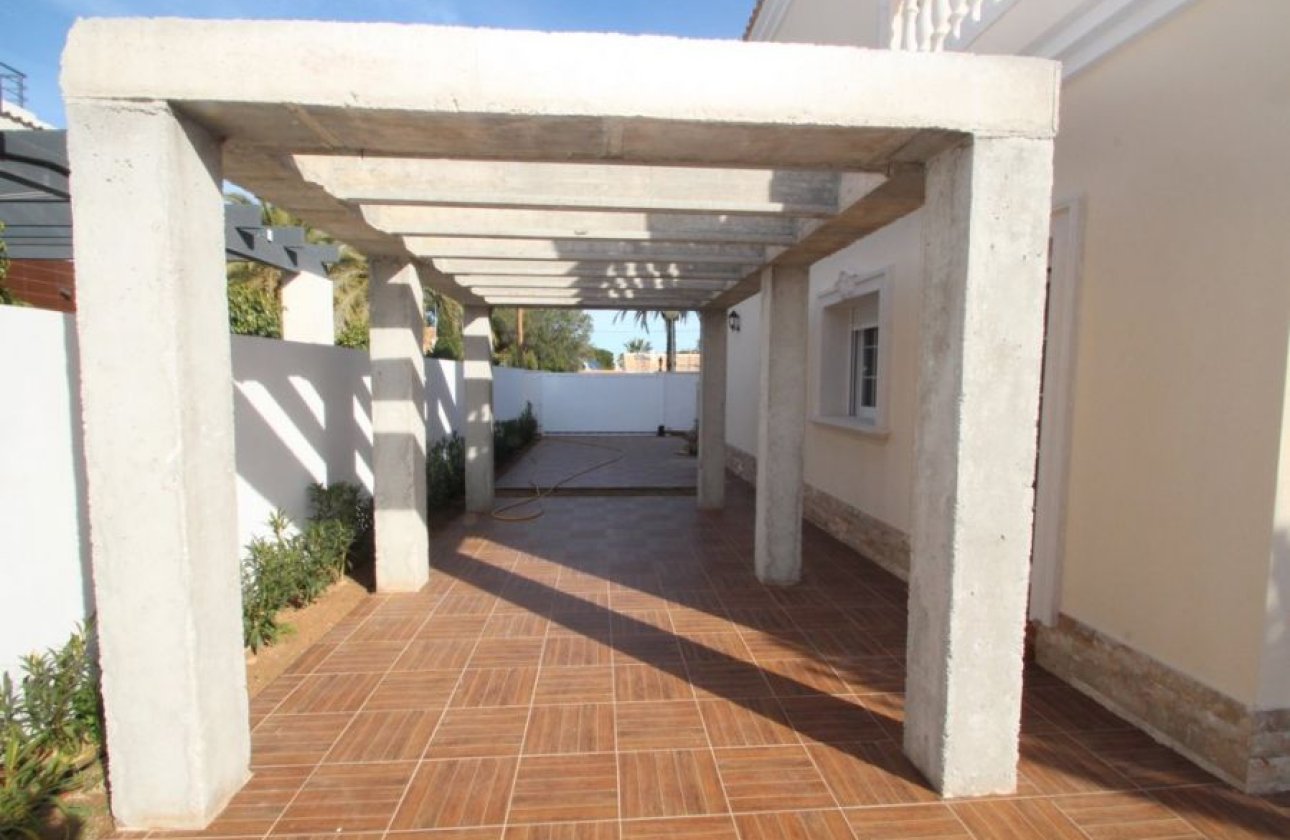 Revente - Villa -
Orihuela Costa - Costa Blanca