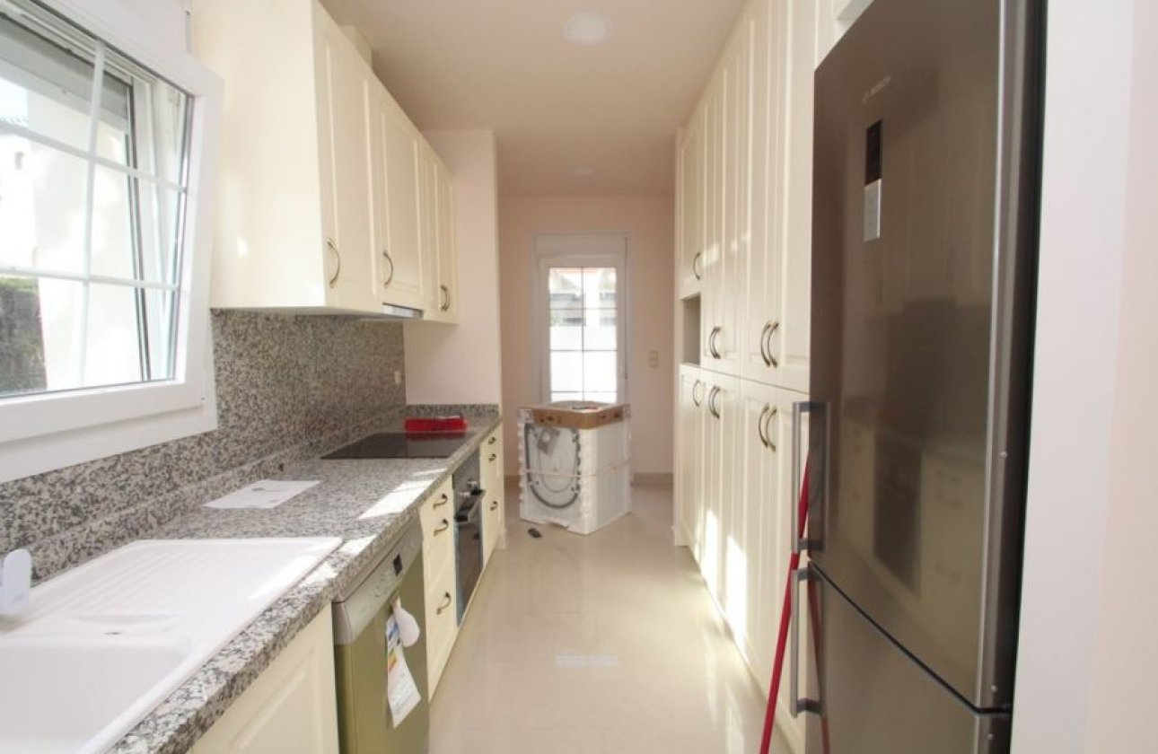 Revente - Villa -
Orihuela Costa - Costa Blanca