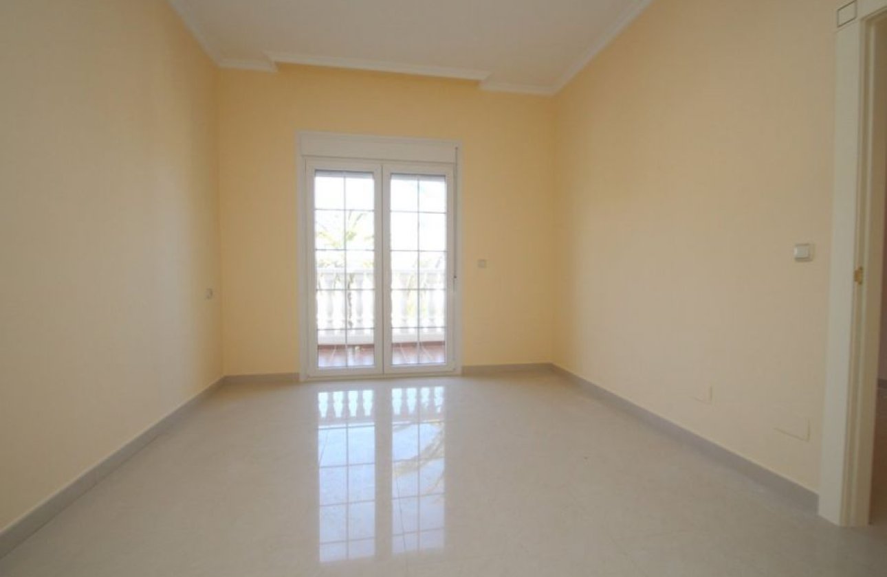 Revente - Villa -
Orihuela Costa - Costa Blanca