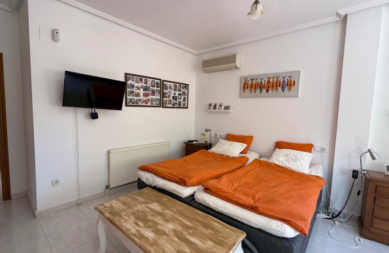 Revente - Villa -
Orihuela Costa - Costa Blanca