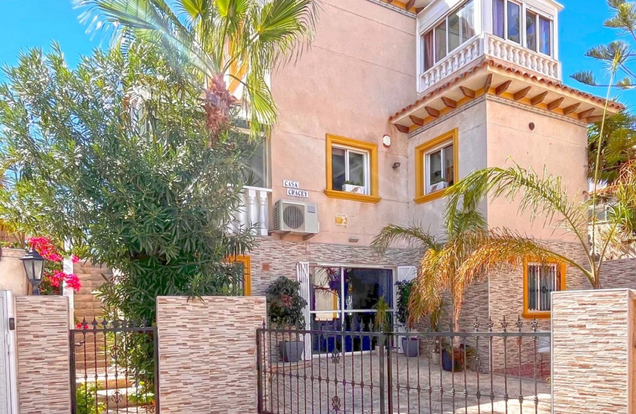 Revente - Villa -
Orihuela Costa - Costa Blanca