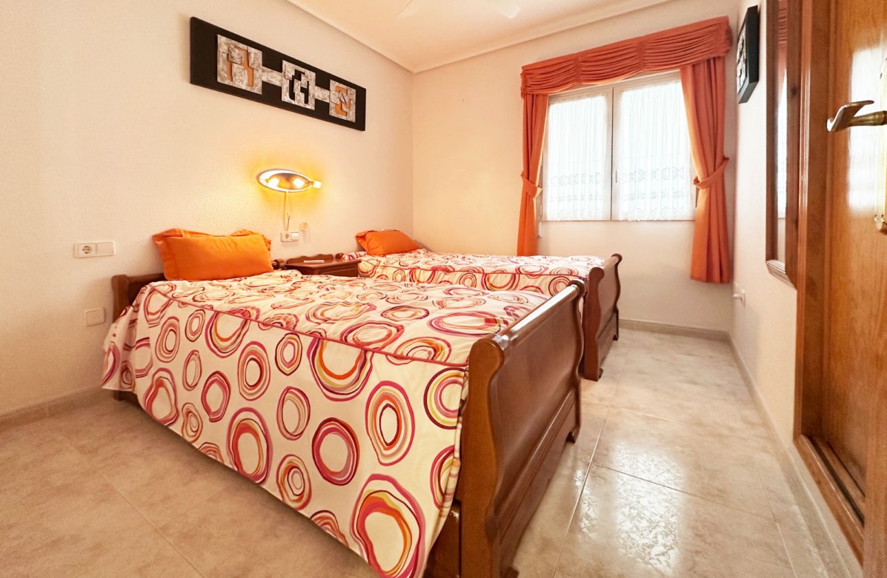 Revente - Villa -
Orihuela Costa - Costa Blanca