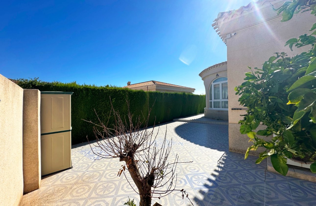 Revente - Villa -
Orihuela Costa - Costa Blanca