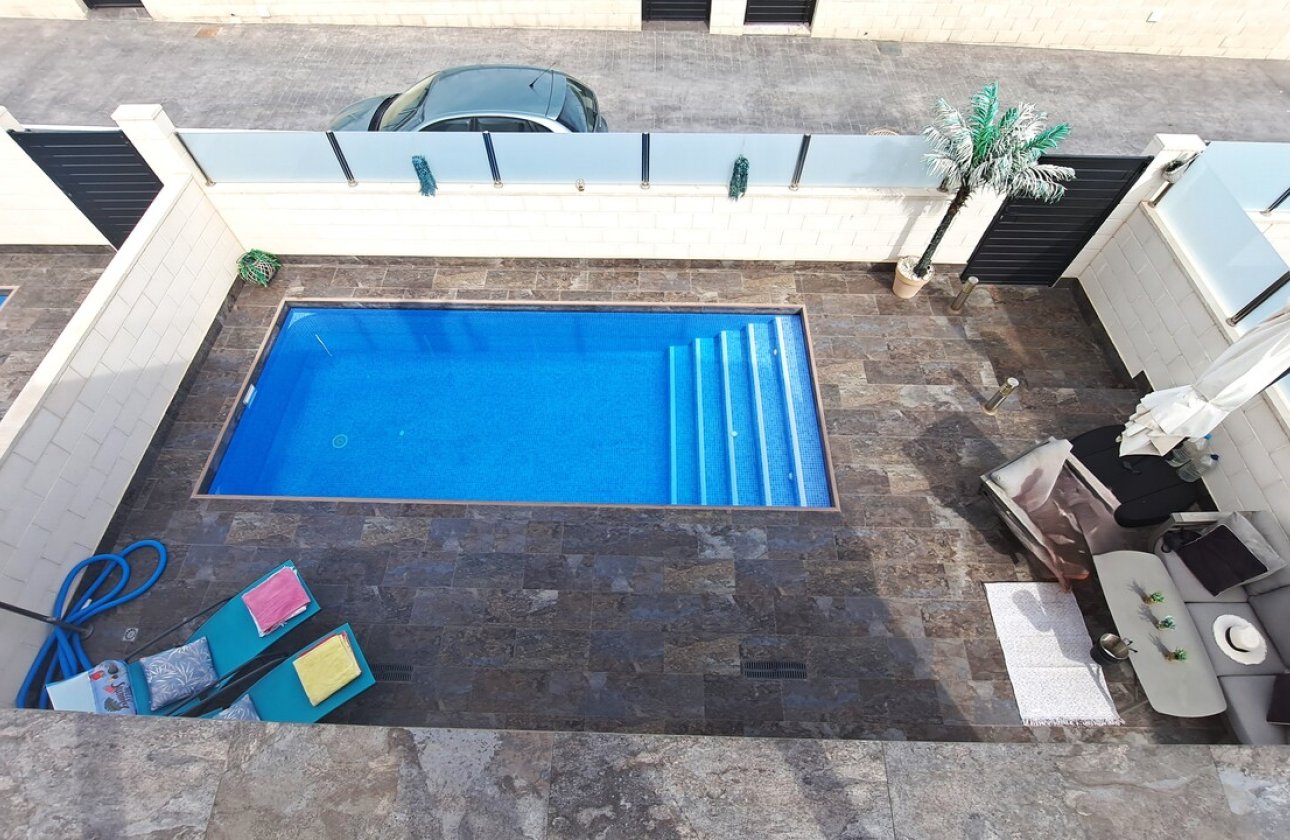 Revente - Villa -
Orihuela Costa - Costa Blanca