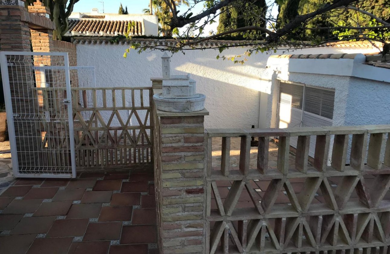 Revente - Villa -
Orihuela Costa - Costa Blanca