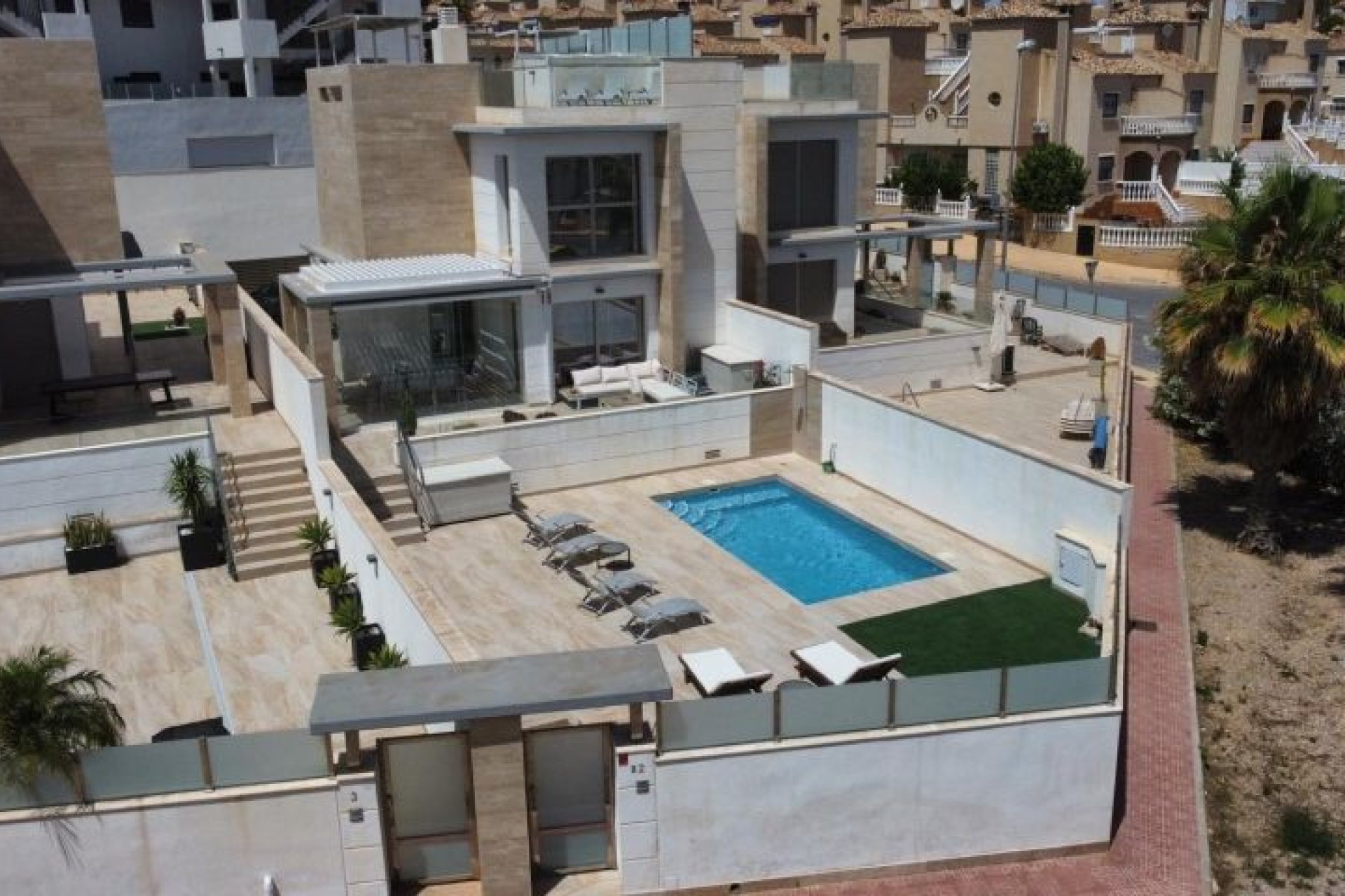 Revente - Villa -
Orihuela Costa - Costa Blanca