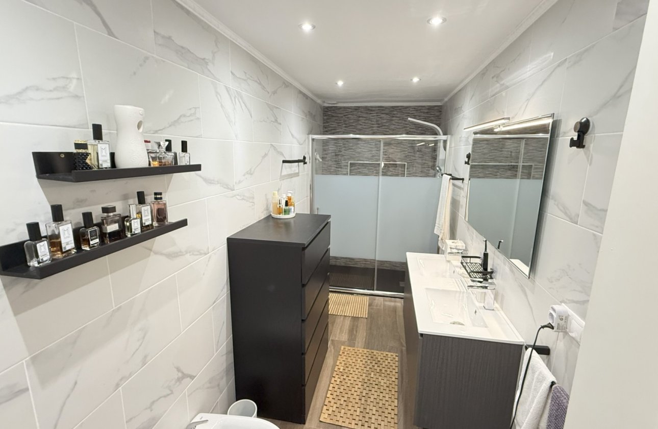 Revente - Villa -
Orihuela Costa - Costa Blanca