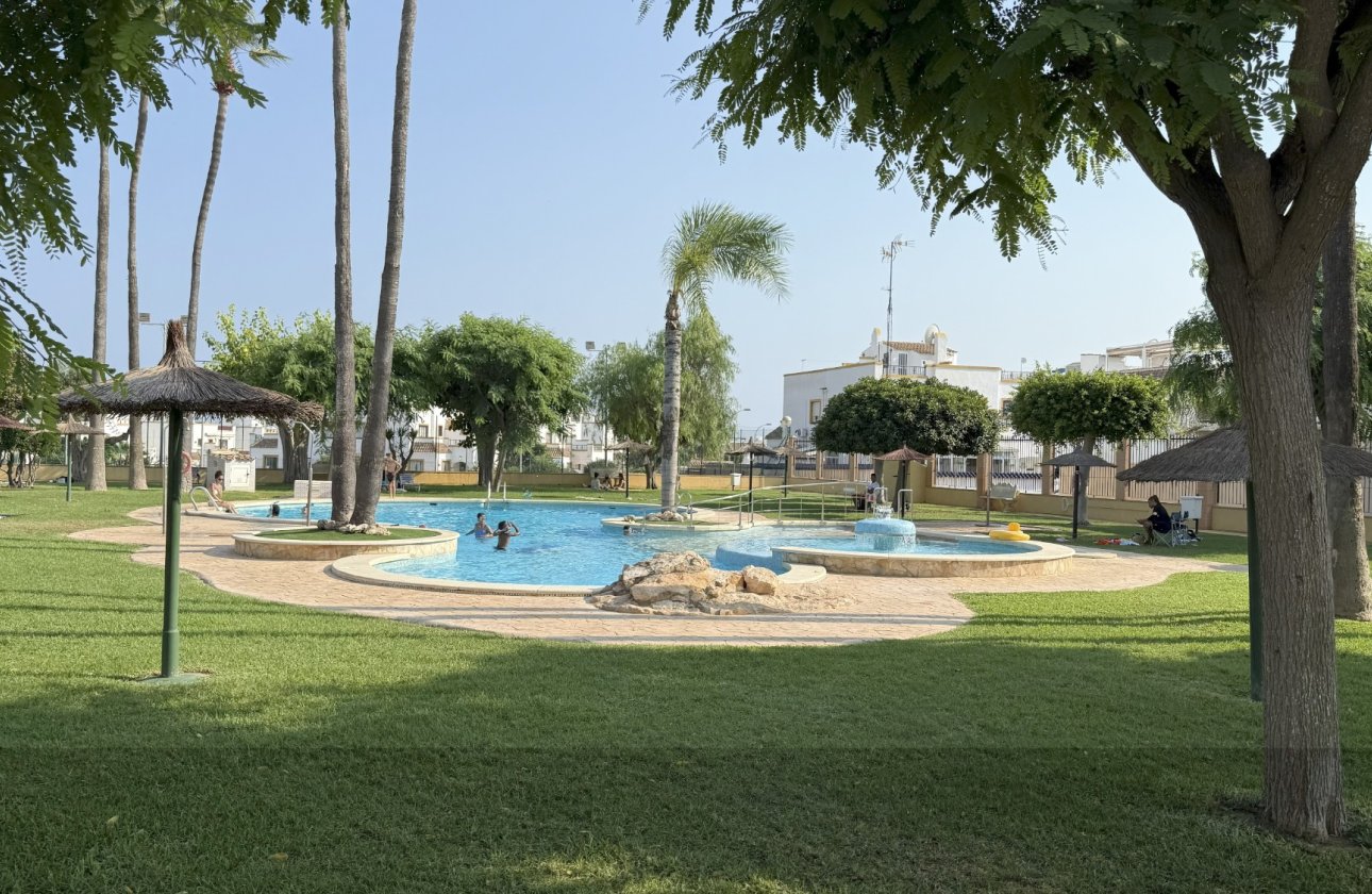 Revente - Villa -
Orihuela Costa - Costa Blanca