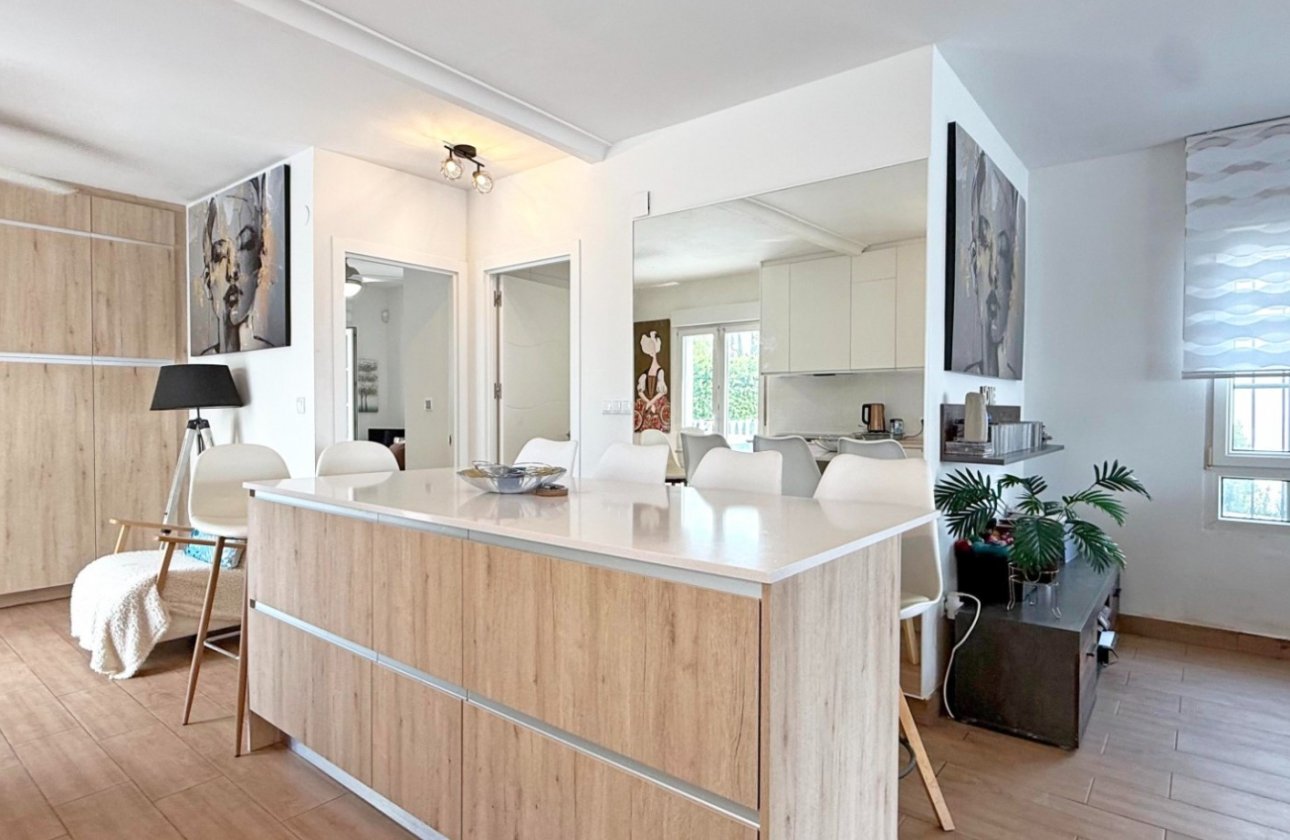 Revente - Villa -
Orihuela Costa - Costa Blanca