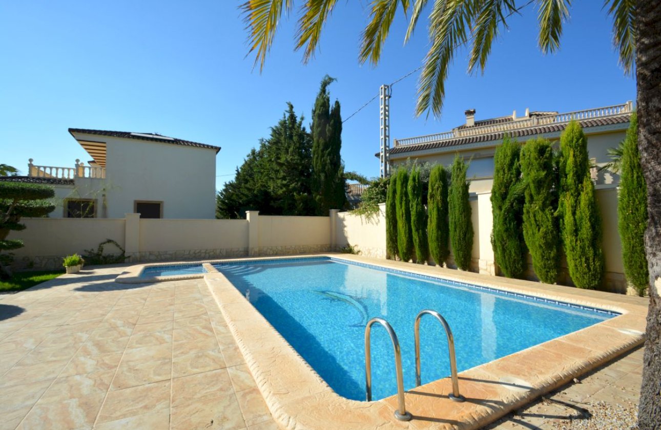Revente - Villa -
Orihuela Costa - Costa Blanca