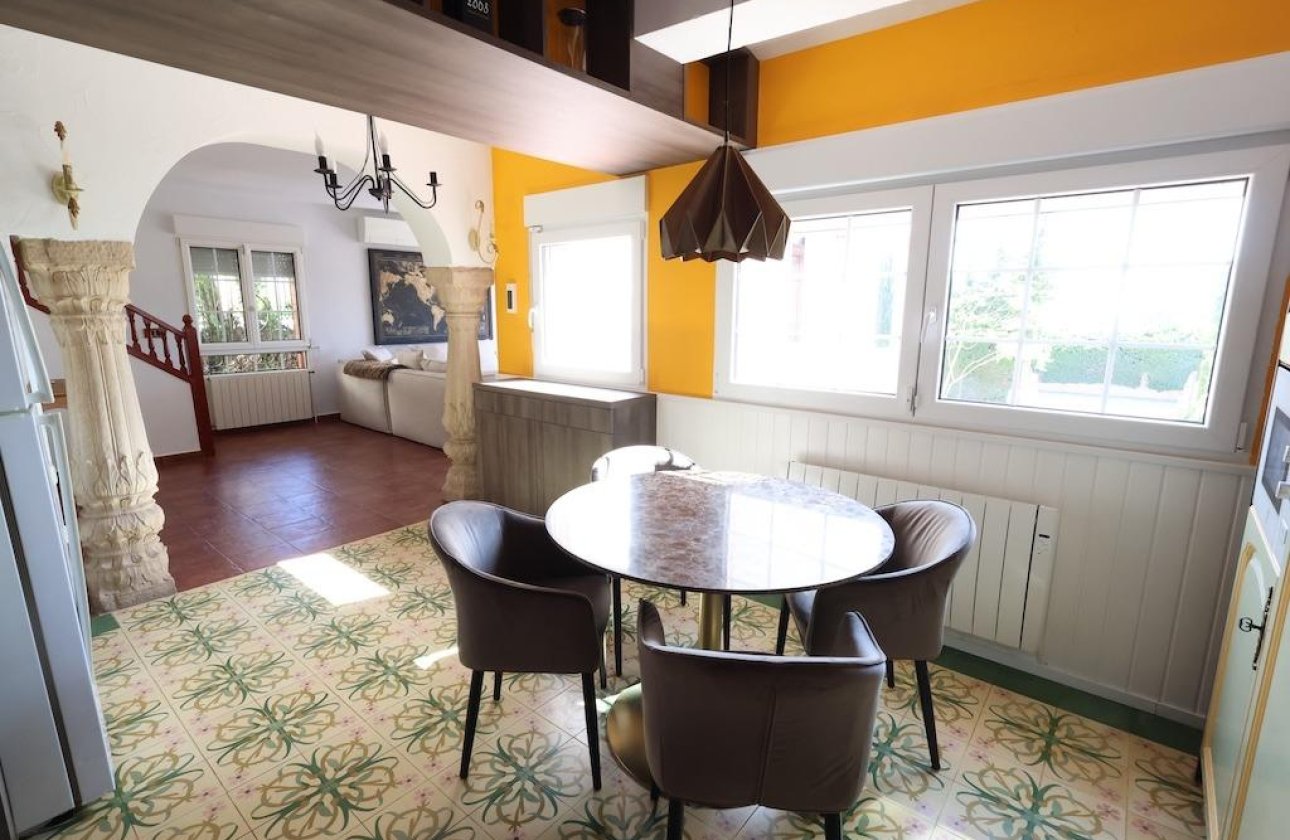 Revente - Villa -
Orihuela Costa - Costa Blanca