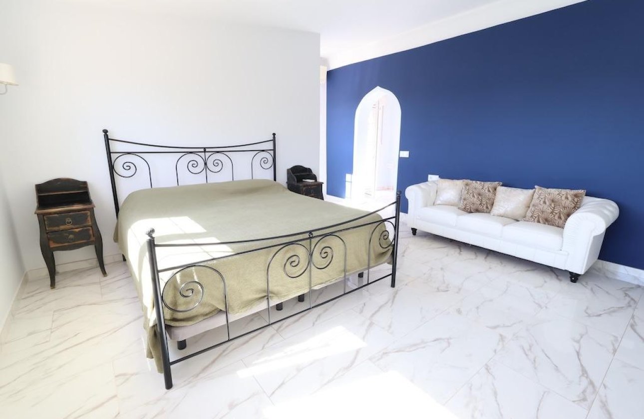 Revente - Villa -
Orihuela Costa - Costa Blanca