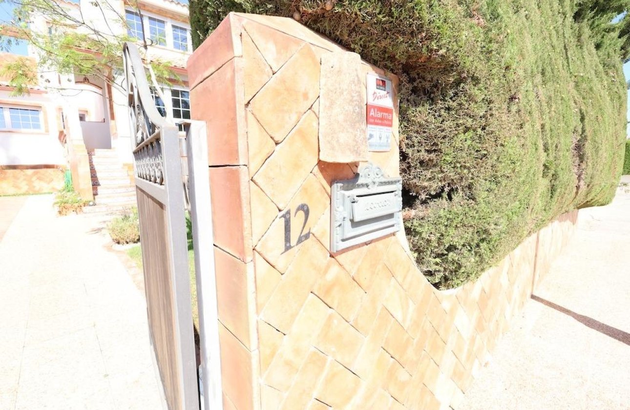 Revente - Villa -
Orihuela Costa - Costa Blanca