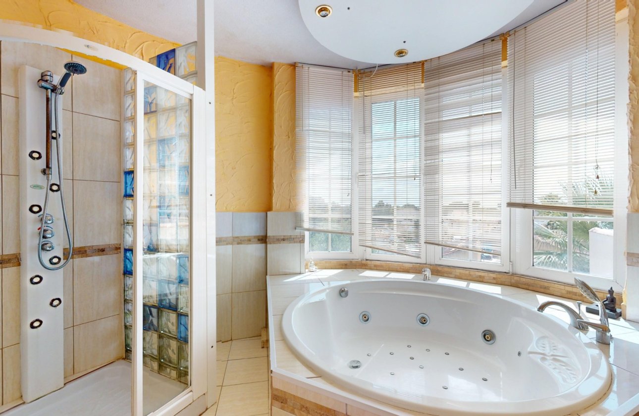 Revente - Villa -
Orihuela Costa - Costa Blanca