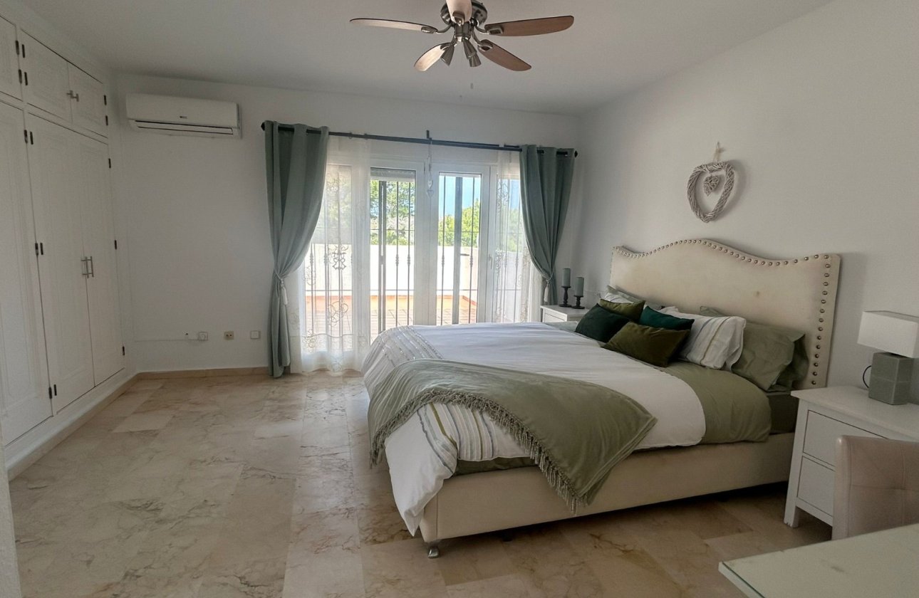 Revente - Villa -
Orihuela Costa - Costa Blanca