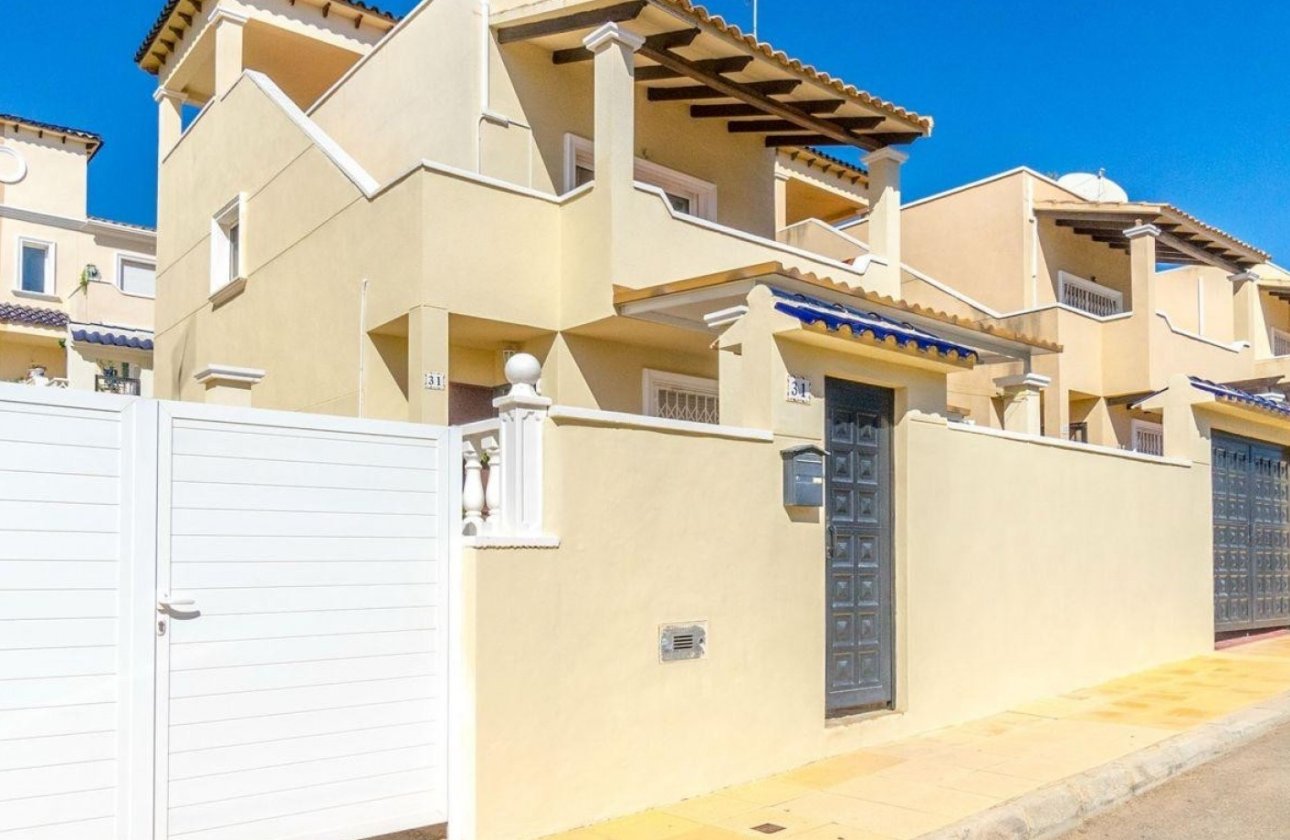 Revente - Villa -
Orihuela Costa - Costa Blanca