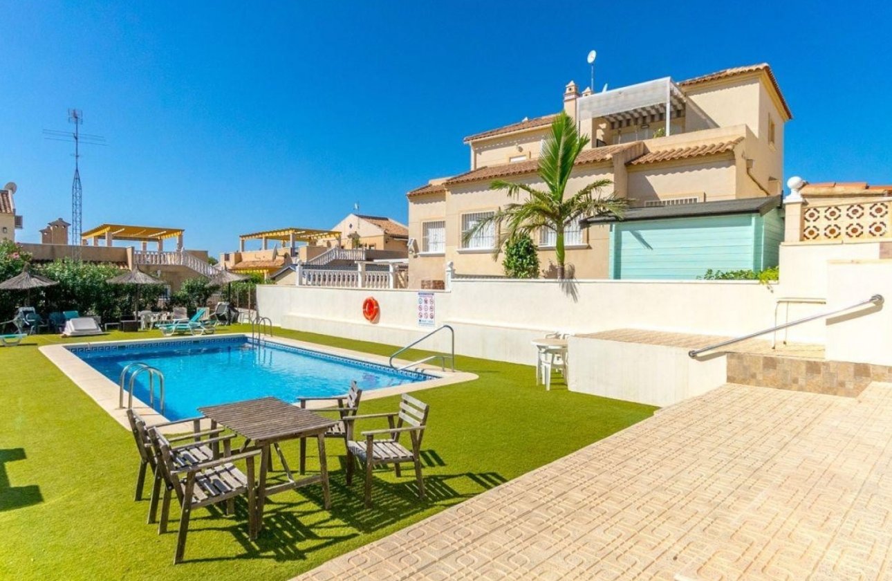 Revente - Villa -
Orihuela Costa - Costa Blanca