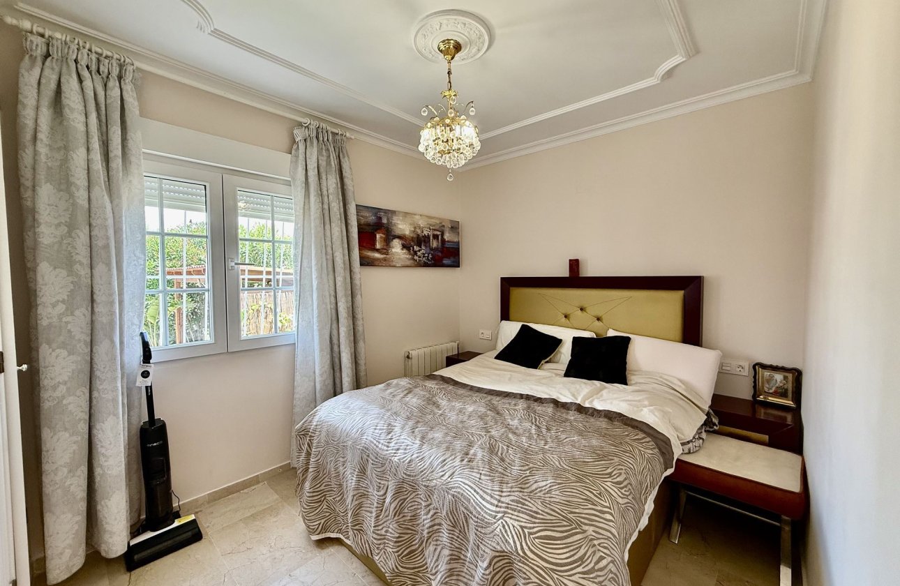 Revente - Villa -
Orihuela Costa - Costa Blanca