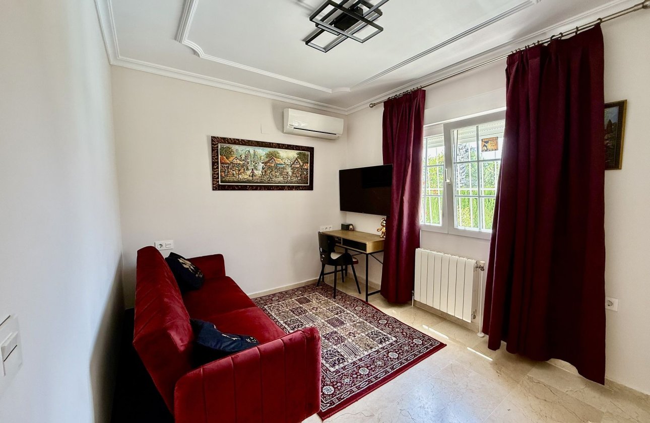 Revente - Villa -
Orihuela Costa - Costa Blanca