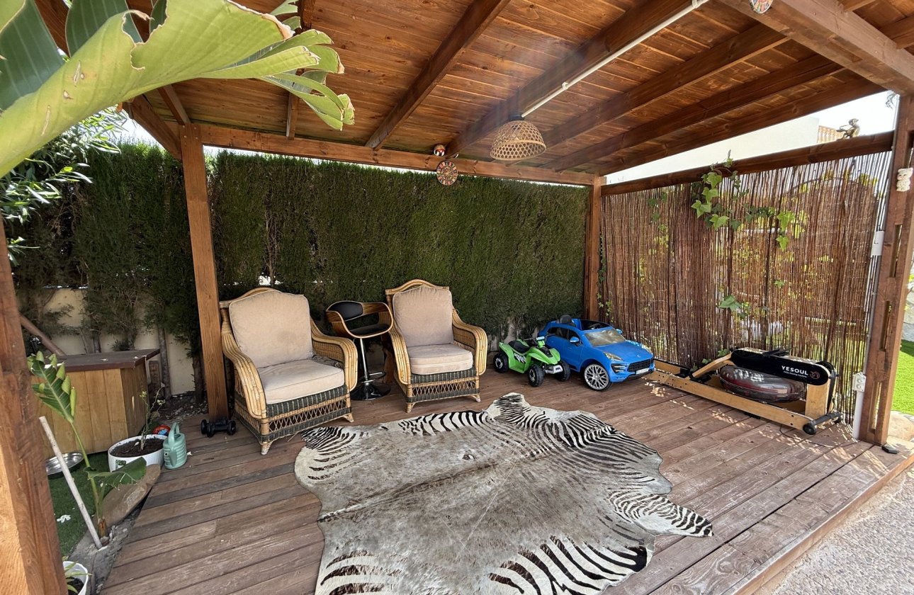 Revente - Villa -
Orihuela Costa - Costa Blanca