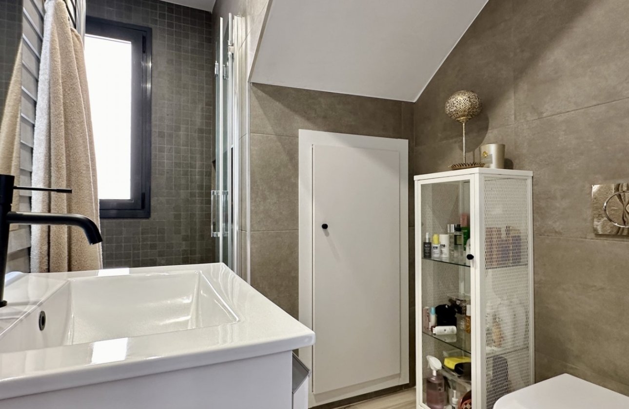 Revente - Villa -
Orihuela Costa - Costa Blanca