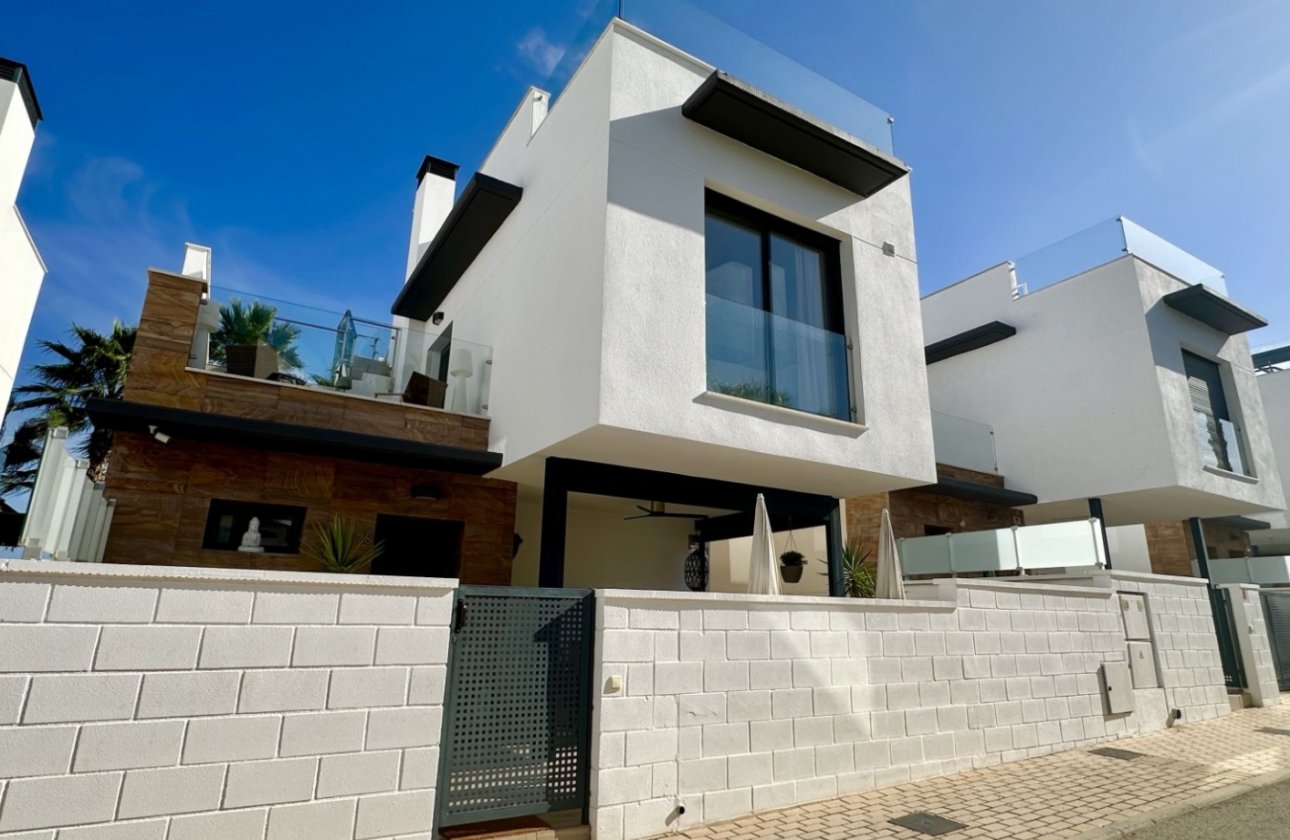 Revente - Villa -
Orihuela Costa - Costa Blanca