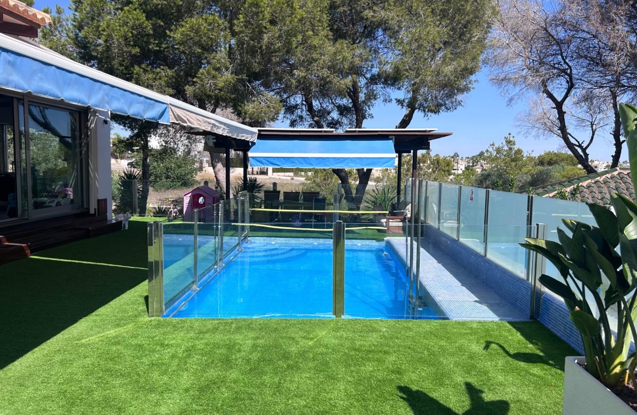 Revente - Villa -
Orihuela Costa - Costa Blanca