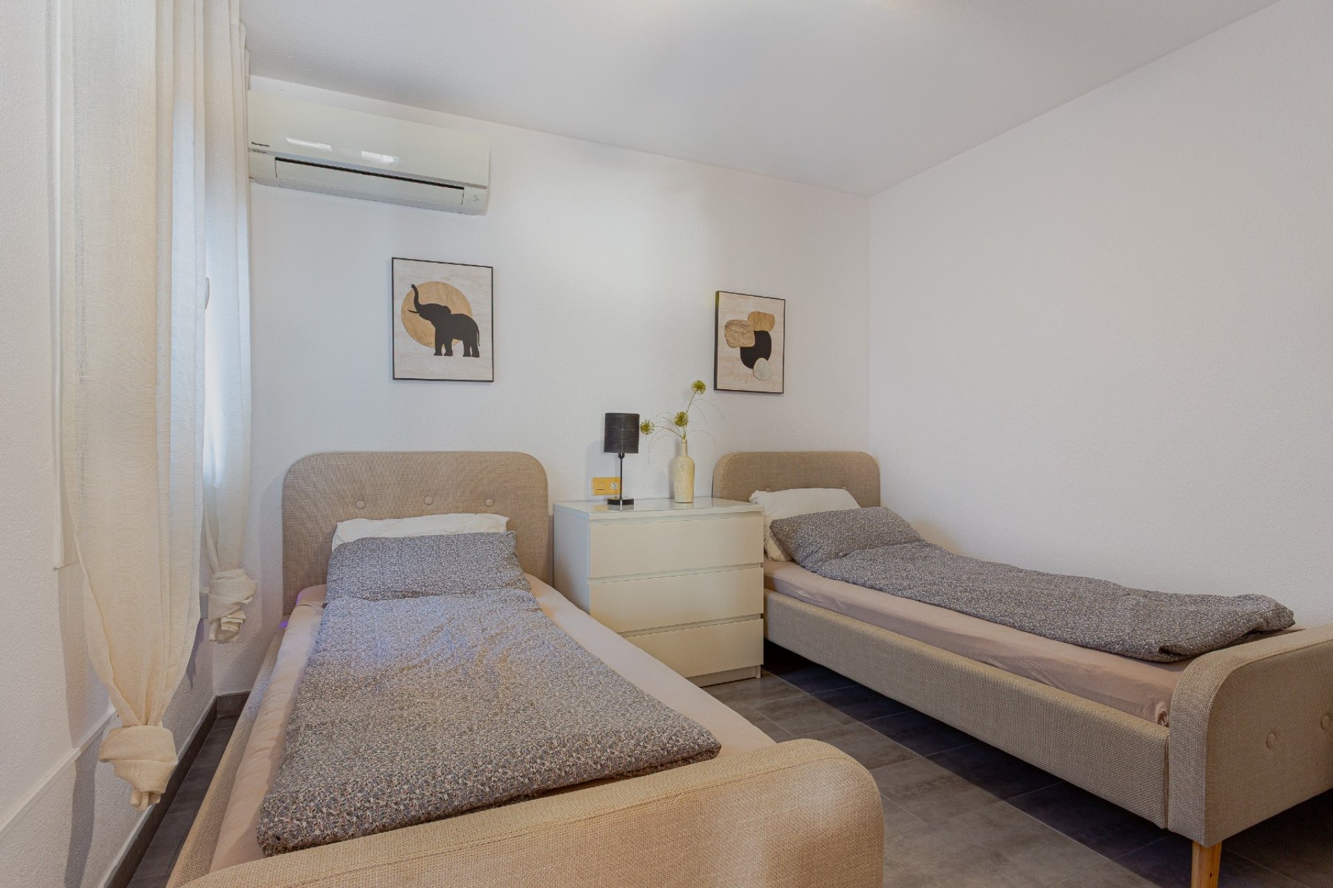 Revente - Villa -
Orihuela Costa - Costa Blanca