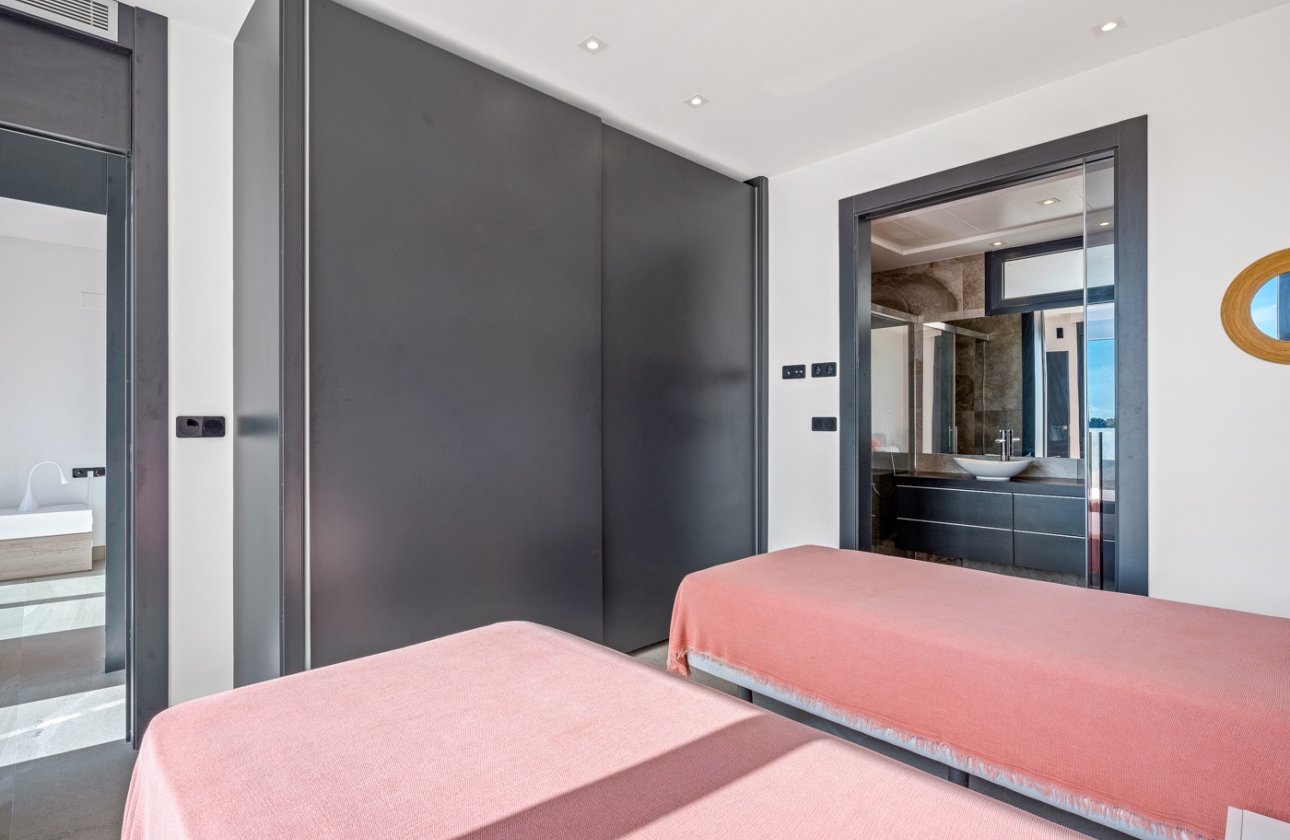 Revente - Villa -
Orihuela Costa - Costa Blanca