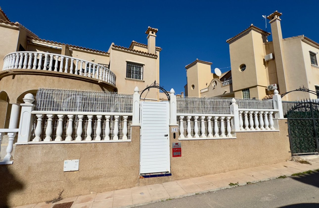 Revente - Villa -
Orihuela Costa - Costa Blanca