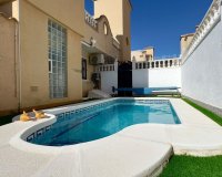 Revente - Villa -
Orihuela Costa - Costa Blanca