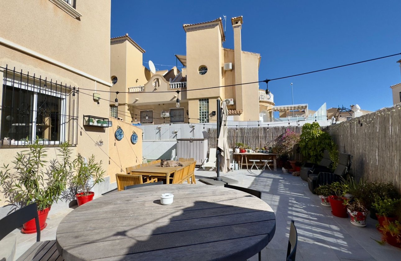 Revente - Villa -
Orihuela Costa - Costa Blanca