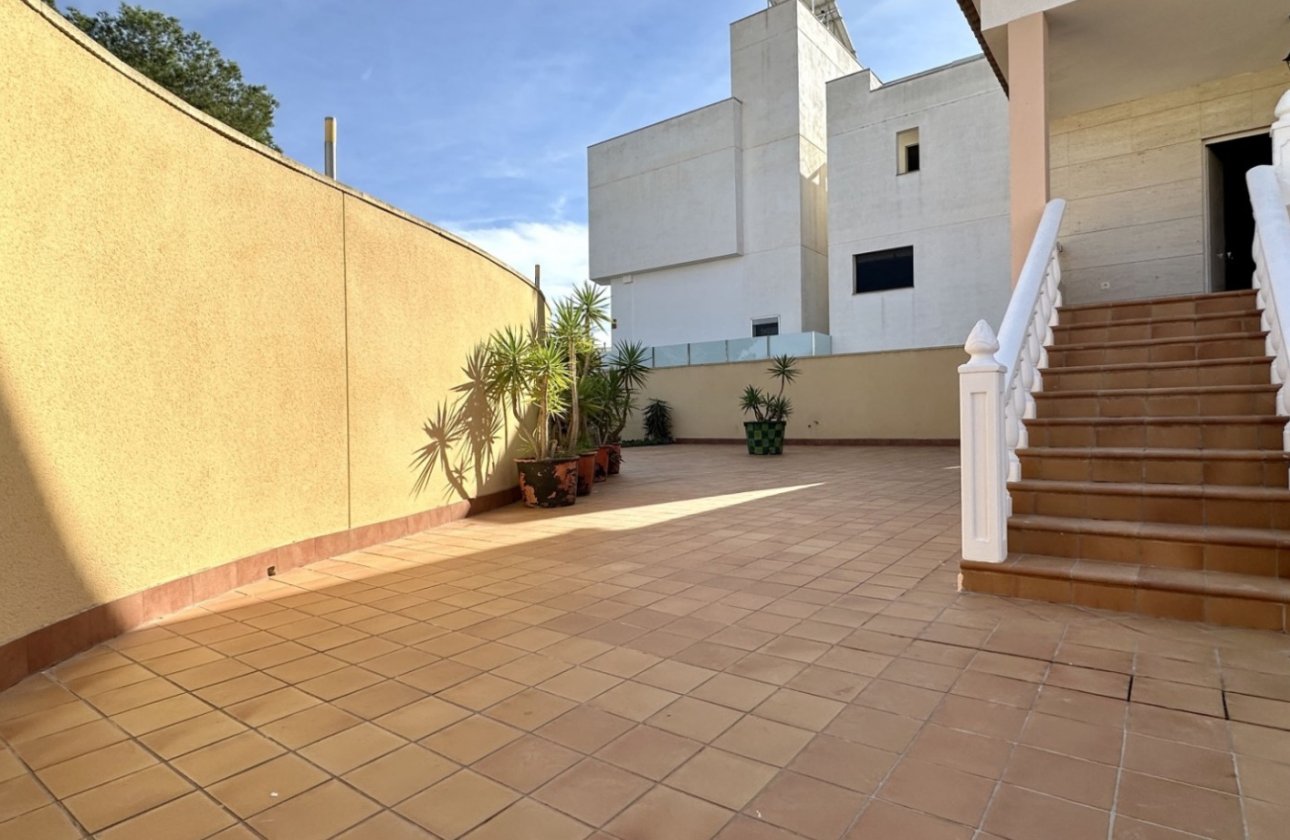 Revente - Villa -
Orihuela Costa - Costa Blanca