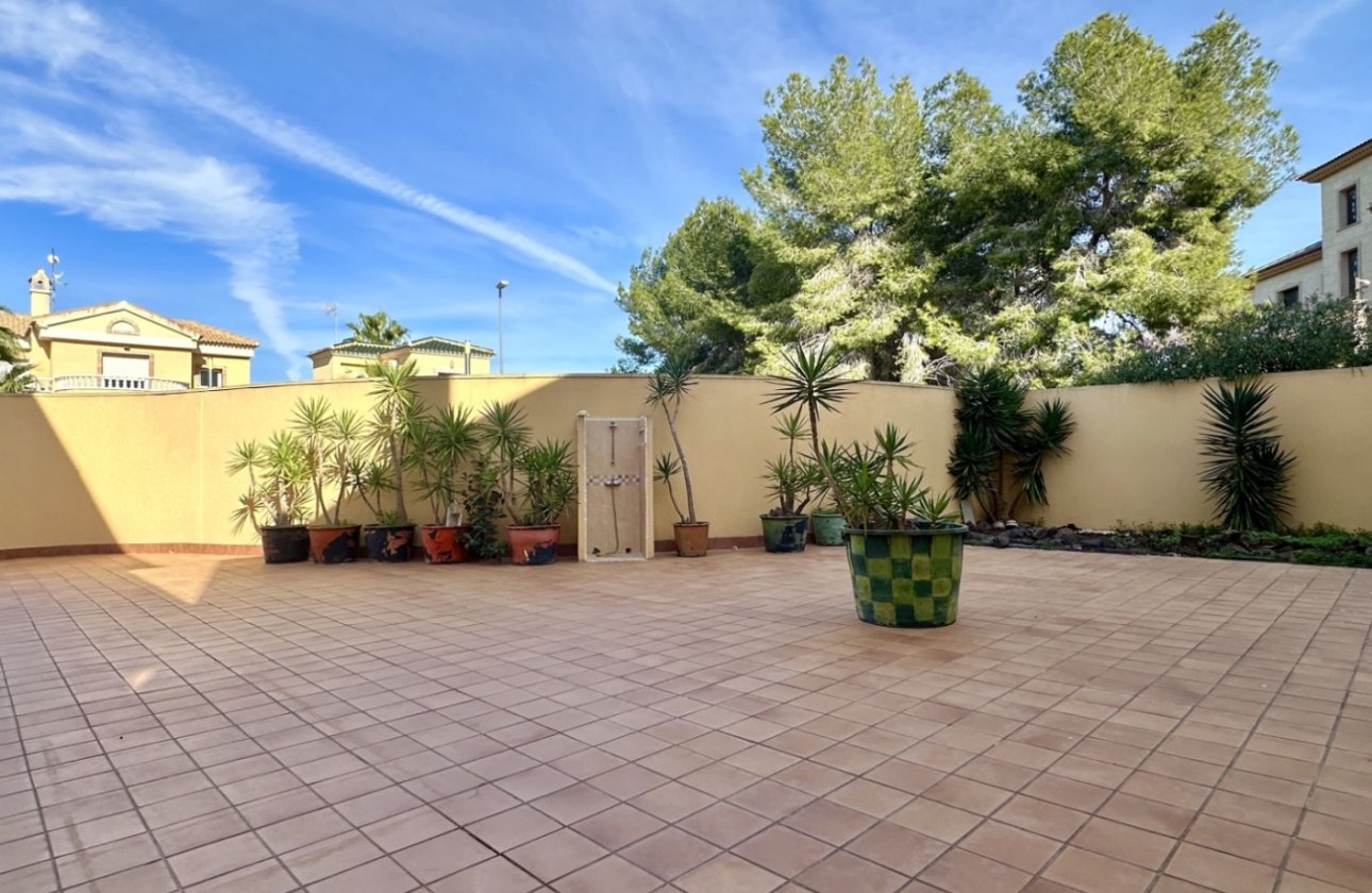 Revente - Villa -
Orihuela Costa - Costa Blanca