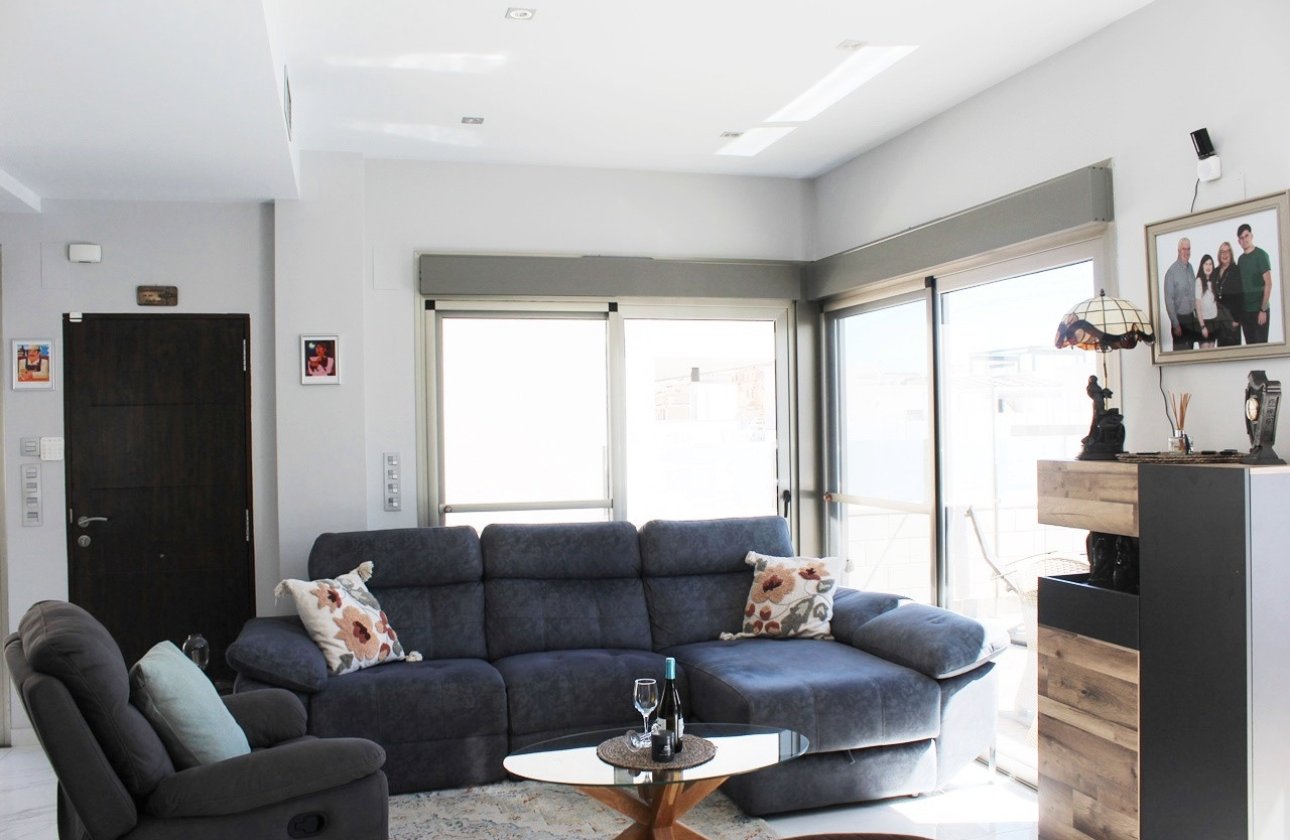 Revente - Villa -
Orihuela Costa - Costa Blanca