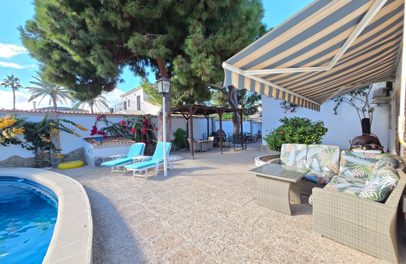Revente - Villa -
Orihuela Costa - Costa Blanca