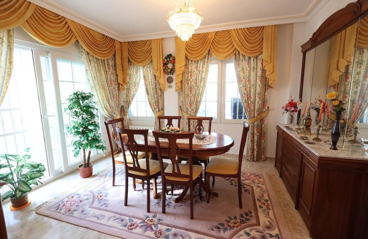 Revente - Villa -
Orihuela Costa - Costa Blanca