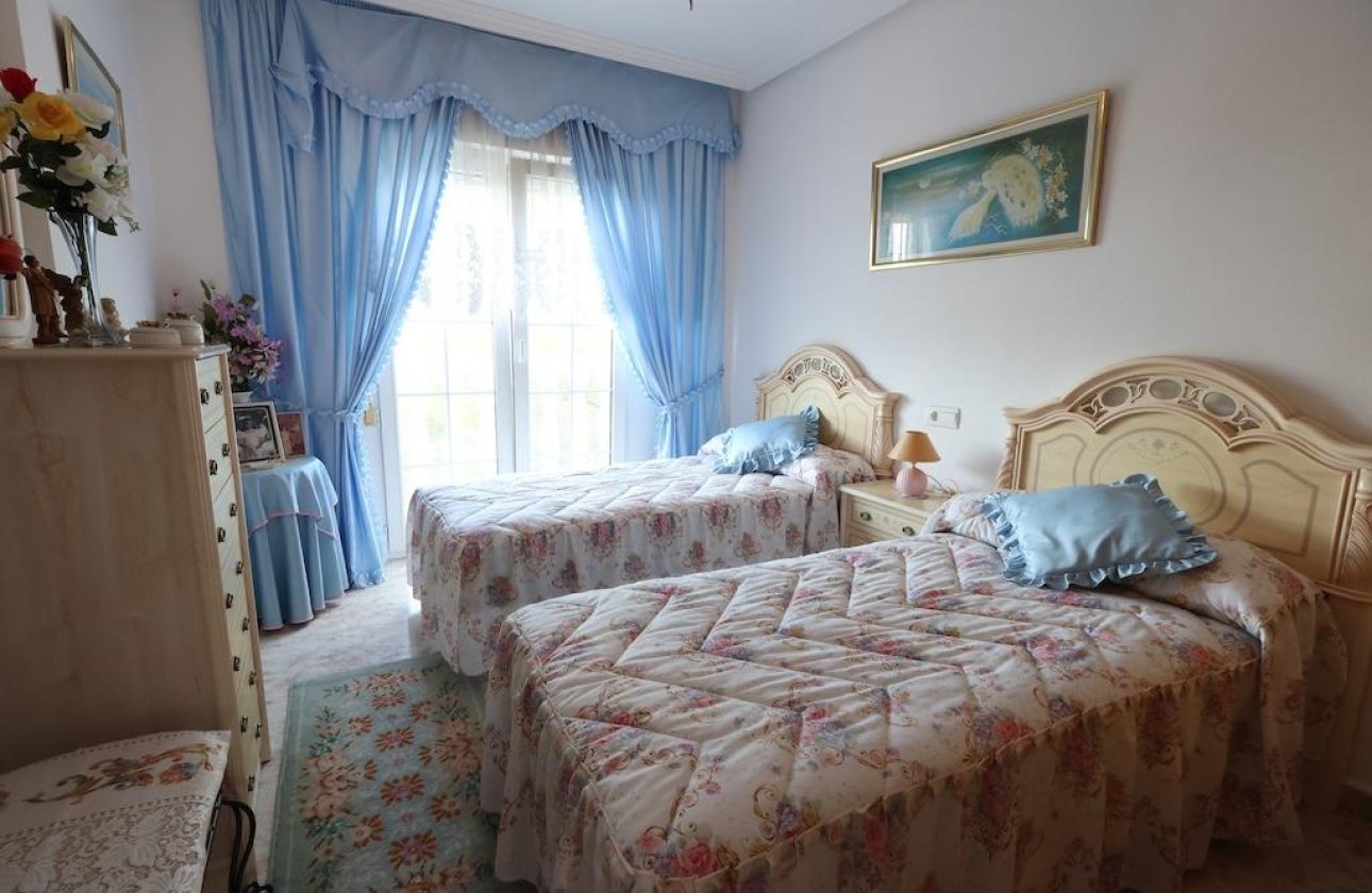 Revente - Villa -
Orihuela Costa - Costa Blanca